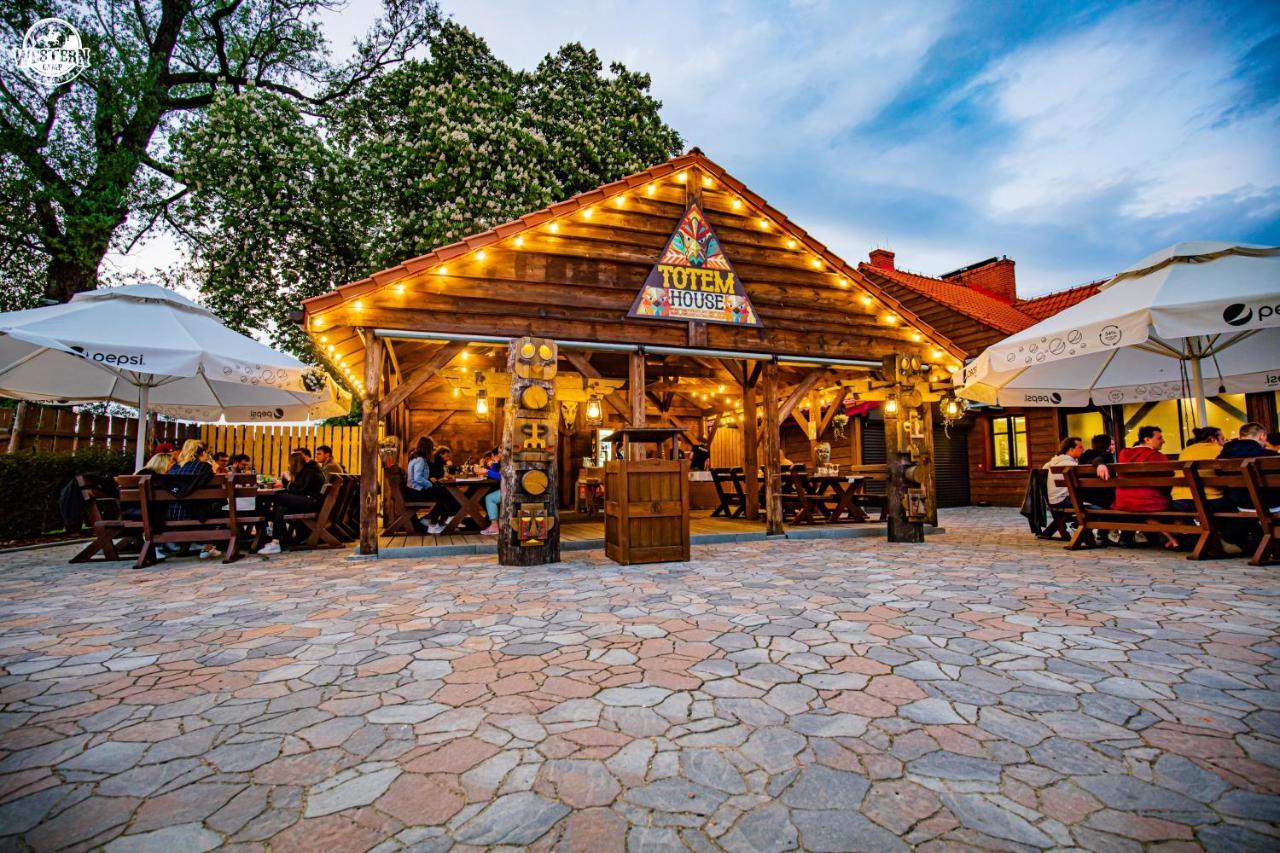 Western Camp Resort Zator Bagian luar foto