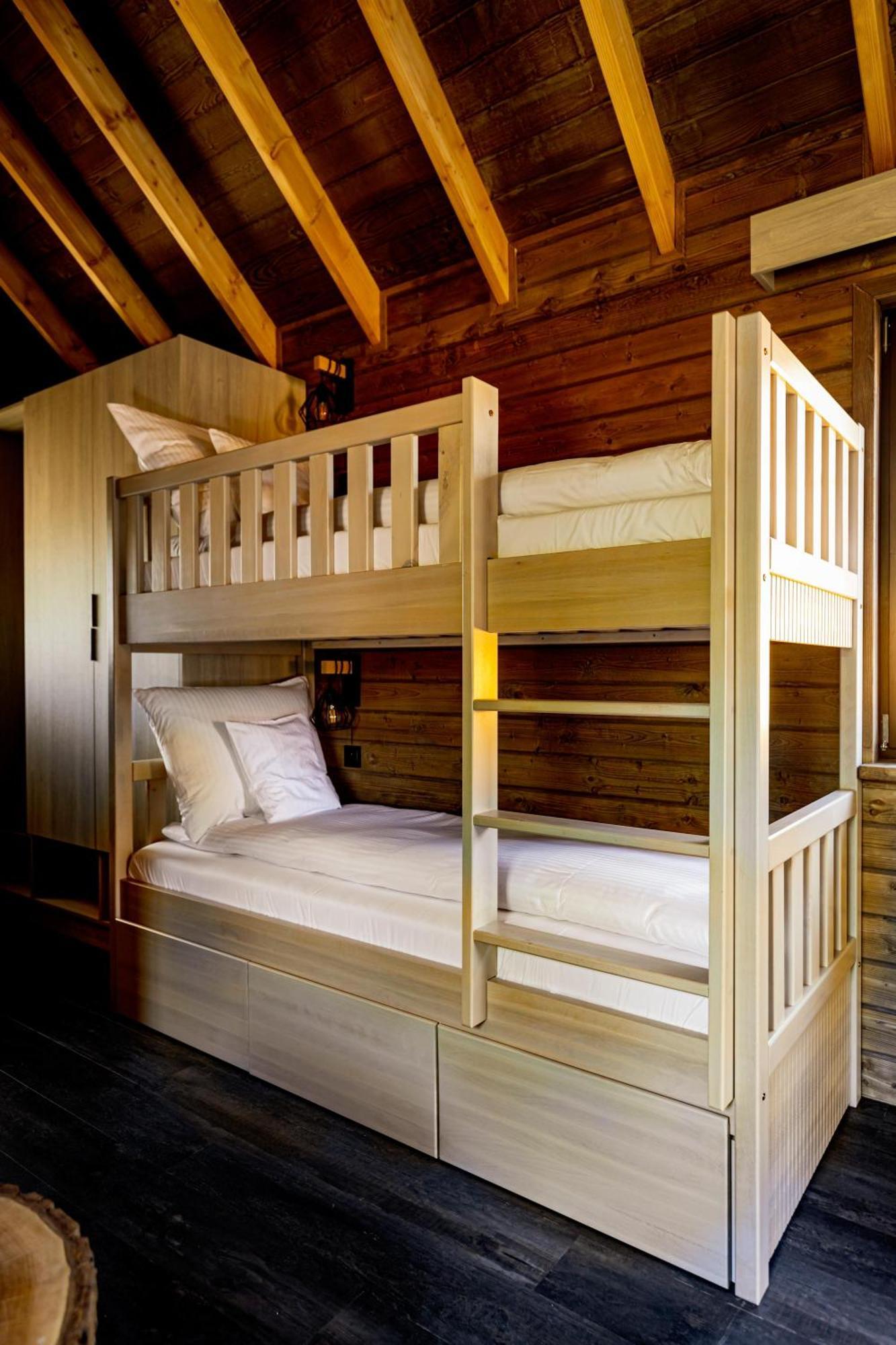 Western Camp Resort Zator Bagian luar foto