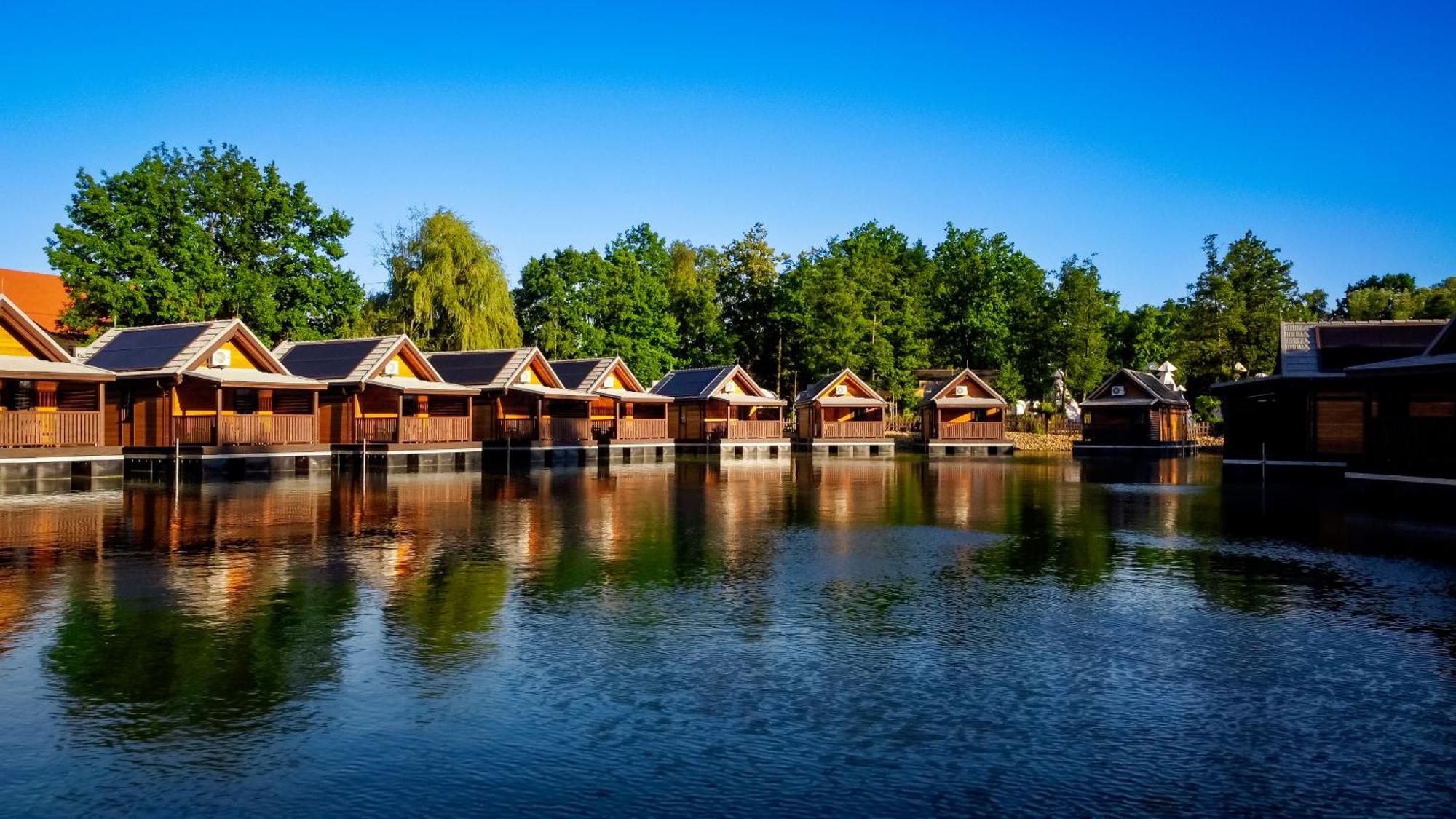 Western Camp Resort Zator Bagian luar foto