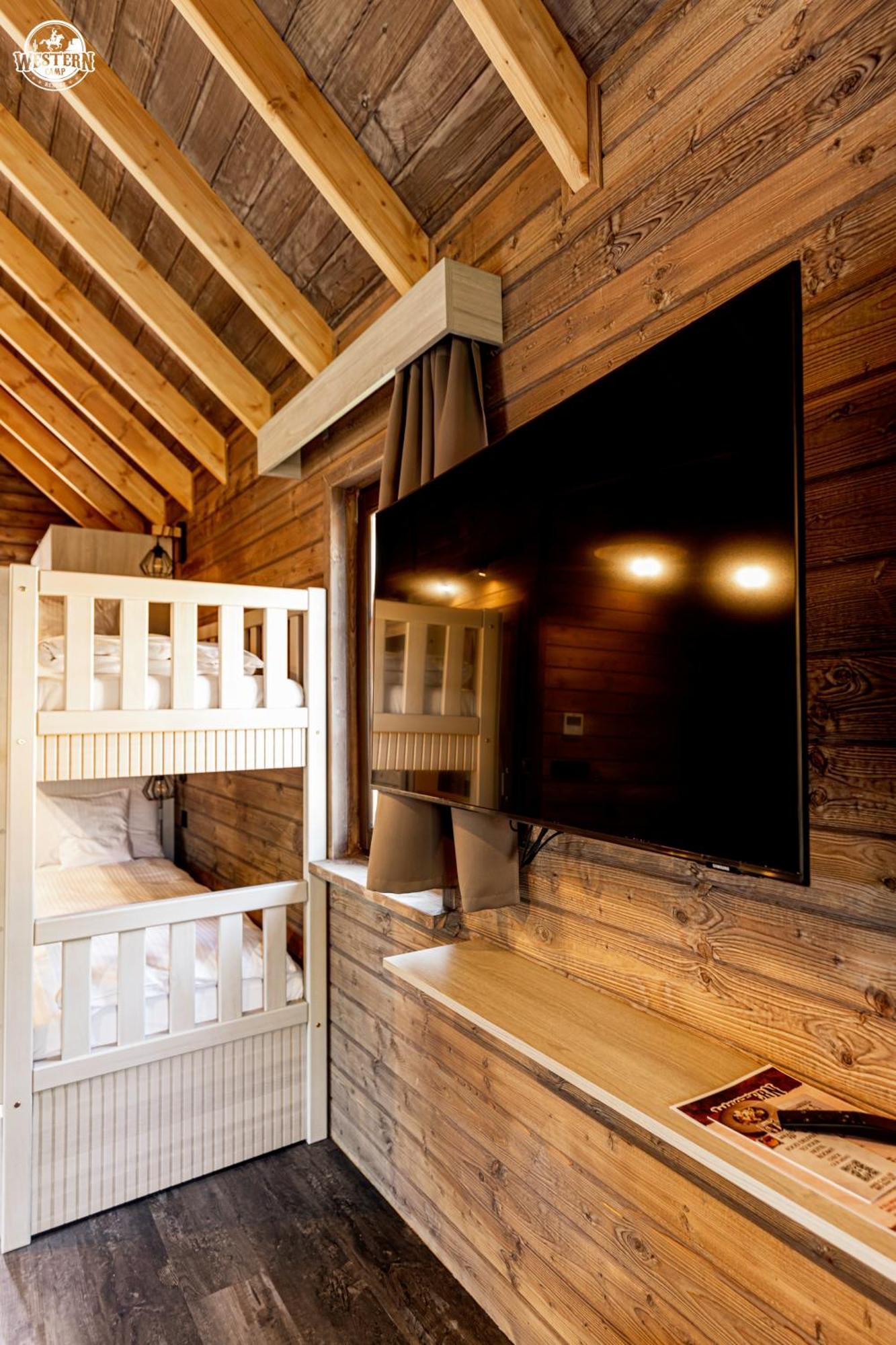 Western Camp Resort Zator Bagian luar foto