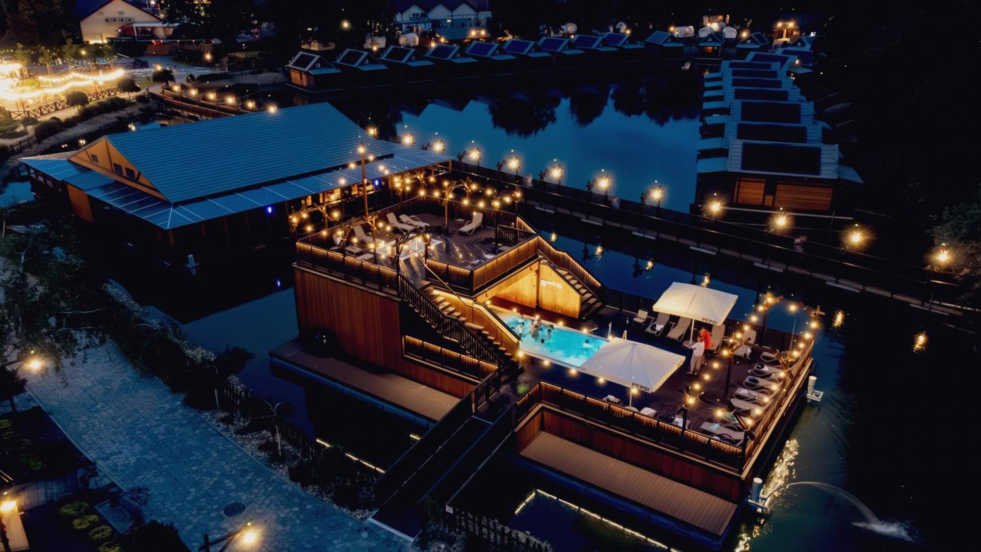 Western Camp Resort Zator Bagian luar foto
